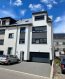 Triplex Vente 4 chambres à Weidingen - 720 000 € Triplex de +- 170 m2Construction de 2018Classe énergétique: A BHall d'entrée - Vestiaire*À l'étage:Hall Cuisine équipée - Living - Salle à mangerDébarrasSalle de douche1 chambre à coucher*2ème étageHall avec bureau2 chambres à coucherSalle de douche1 chambre à coucher avec salle de douche privativeGrenierBuanderie commune2 emplacements intérieurs1 emplacement extérieurPour de plus amples renseignements, contactez nous: info@immowolz.lu / (00352) 95 82 59 -1
