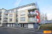 Penthouse Vente 1 chambre à Luxembourg-Belair - 798 000 € Luxembourg Belair, 4 rue Fernand Mertens. Appartement/Penthouse au 3e et dernier étage d'une construction récente ( 2008 ) comprenant :un hall d'entrée, séjour/salle à manger avec cuisine ouverte, une chambre à coucher spacieuse, une salle de bains avec baignoire, douch et WC.On dispose également d'un WC séparé, terrasse à l'avant (16m2) et à l'arrière(9,95m2) de l'appartement ainsi q'une cave au sous-sol.Un parking intérieur fait partie du lot ainsi que du prix de vente.L'appartement est actuellement loué, et le bail est reconduit de manière tacite d'année en année .Ref agence :24