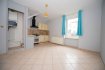 Appartement Vente 3 chambres à Algrange - 109 500 € Spacieux F5 au 1er étage petite copropriété centre ville.. Au 1er étage d'une petite copropriété de 3 logements, bel appartement spacieux composé d'un salon d'un séjour de 33 M2, 3 grandes chambres de 16,17, et 15 M2 une salle de bains, un wc, une cuisine équipée avec cellier,une cave. Libre de suite.