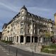 A LOUER AU CENTRE VILLE DE LONGWY-BAS (Place Leclerc) à 5 minutes à pied de la Gare SNCF et de la Gare Routière.
Un appartement de type HAUSSMANNIEN, situé au 2ème étage dans un immeuble sans ascenseur d'une superficie habitable de 86M².

APPARTEMENT DISPONIBLE  A PARTIR DU 15 MAI 2026.

LOYER 1000€.
GARAGE 50€.
CHARGES MENSUELLES 50€.
DEPOT DE GARANTIE 1050€.
FRAIS D'AGENCE 1100€.

CONSISTANCE:
Une entrée dégagement avec plusieurs placards de rangement, une cuisine équipée, un salon salle à manger avec 2 balcons, deux chambres, une salle de douche avec un cabinet de toilette et un espace buanderie.

Un garage à 20 mètres de l'appartement pour une petite voiture type (
CILO-POLO).

Chauffage individuel au GAZ.
Double vitrage avec volets roulants électriques.