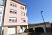 Maison Vente 9 chambres à Sanem - 875 000 € *****AVIS AUX INVESTISSEURS****
ZONE HAB-2
Une maison de rapport libre des 3 côtés, et idéalement située à Sanem, proximités des bus à pieds, commerces et autoroutes à 500m.
Sur un terrain de 6 ares et une surface habitable de 220m², la maison se compose aujourd'hui comme suit:
- 4 chambres à coucher
- 2 salle de bains
- 2 cuisines équipée
Possibilité de transformer la maison en 9 chambres, 2 salle de bains et une grande cuisine au Rez-de-chaussée.
A cela s'ajoutent une grande cave, un garage motorisé et un jardin
ESTIMATION IMMOBILIERE A LUXEMBOURG GRATUITE