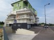 Appartement Location 1 chambre à Longwy - 700 € c.c. A LONGWY-HAUT A LOUER A PROXIMITE DU CENTRE VILLE (Résidence ILIANA) UN APPARTEMENT DE TYPE F2 D'UNE SUPERFICIE HABITABLE D'ENVIRON 60M².
LOGEMENT SITUE AU REZ-DE-CHAUSSEE.
COMPRENANT: Une entrée dégagement avec un vestiaire, une cuisine équipée ouverte sur le salon salle à manger avec un accès sur une terrasse de 15m² et un jardin d'environ 100m², une chambre, une salle de douche avec un WC, un coin buanderie.
UN GARAGE EN SOUS-SOL AVEC UNE PORTE MOTORISEE.
CHAUFFAGE ELECTRIQUE PAR LE SOL.
DOUBLE VITRAGE PVC AVEC DES VOLETS ELECTRIQUES.
LOYER 650€.
CHARGES MENSUELLES 50€.
DEPOT DE GARANTIE 650€.
FRAIS D'AGENCE 650€.
APPARTEMENT DISPONIBLE DE SUITE.