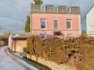Maison Vente 4 chambres à Esch-sur-Alzette - Prix sur demande *** Sous Compromis ***
New keys vous propose à la vente cette charmante maison d'une surface totale d'environ 138 m2 située dans une rue exceptionnellement calme d'Esch-sur-Alzette.
La maison se présente comme suit:
Au RDC :
- Hall d'entrée
- Living d'environ 20,5 m2
- Cuisine équipée individuelle d'environ 14 m2
Au 1er :
- Salle de douche avec lavabo et WC
- 2 chambres à coucher d'environ 14 m2 et 14 m2
Au 2e :
- 2 chambres à coucher d'environ 14 m2 et 14 m2
Au sous-sol :
- 1 pièce d'environ 14 m2
- 1 espace buanderie et technique d'environ 16 m2
Pour compléter ce bien :
- Un garage
- Un jardin clos sans vis-à-vis à l'avant de la maison
Divers :
- Double vitrage
- Chauffage au gaz
(proche de toutes les commodités)
À VISITER RAPIDEMENT
N'hésitez pas à nous contacter au 352 27 99 86 23 ou par mail info@newkeys.lu pour plus d'informations
COVID : pour votre sécurité, nos visites sont effectuées avec des masques, des gants et limitées à 3 personnes par visite.
Les prix s'entendent frais d'agence de 3 % TVA 17 % inclus dans le prix est payable par le vendeur. Nous recherchons en permanence pour la vente et pour la location, des appartements, maisons, terrains à bâtir pour notre clientèle déjà existante. N'hésitez pas à nous contacter si vous avez un bien pour la vente ou la location.
Estimation gratuite.
Ref agence : 5003498