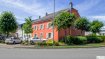 Maison jumelée Vente 4 chambres à Clemency - 645 000 € A vendre, superbe maison 4 chambres
Cette maison divisée actuellement en 2 appartements se situe sur un terrain de 5,55 ares.
Cet immeuble se prête idéalement aux différents usages, soit une maison familiale ou une maison bifamiliale.
La maison se compose comme suit :
- Au rez-de-chaussée : hall d'entrée, une chambre (20,70 m2), un living, une cuisine équipée, salle de bains, salle de douche, buanderie et une cave ou cave à vin.
- Au 1er étage : une cuisine entièrement équipée avec salle à manger, un living et
3 chambres à coucher dont une avec dressing.
Enfin au dernier étage, vous trouverez un grenier spacieux de 151,38 m2 pouvant être aménagé en plusieurs chambres ou loft.
Il est à noter que la maison dispose de 3 emplaçements de parking à l'extérieur et d'un jardin.
Disponibilité : 1 mars 2018.
Clemency appartient à la Commune de Bascharage et dispose d'un environnement calme et verdoyant. Située à moins de 5 km de Bascharage et à moins de 5 minutes de Sterpenich / Kleinbettingen, vous aurez accès rapidement à toutes les commodités ainsi qu'aux axes autoroutiers.
Vente exclusive par Immobilière Diederich S.A. Si vous souhaitez vendre ou louer votre bien, profitez vous aussi de notre qualité de service.
Estimation rapide, gratuite et surtout réaliste.
Immobilière Diederich S.A.
Depuis 2003 !
Ref agence :841012