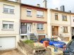 Maison Vente 3 chambres à Niederkorn - 745 000 € L'agence immobilière MaraMax s.àr.l vous propose cette chaleureuse maison jumelée, située dans une rue calme et agréable à Niederkorn et implantée sur un terrain de +/- 1a 50ca.
La maison a une surface de +/- 127.59 m2 et se compose comme suit :
Le 1er étage accueille les différentes activités de jour :
- hall d’entrée,
- living/salle à manger, accès terrasse et jardin,
- cuisine équipée indépendante,
- WC séparé.
Deuxième étage :
- hall de nuit,
- trois chambres à coucher,
- salle de bains avec baignoire, WC, lavabo et fenêtre,
- accès au grenier isolé.
Rez-de-chaussée :
- hall de cave,
- buanderie,
- chaufferie avec chaudière à gaz Viessmann de l'année 2007,
- garage avec un emplacement extérieur,
- cave ouverte avec accès jardin.
Fenêtres en triple vitrage de l'année 2014!
Disponibilité : Mars 2021
Pour plus d’informations par rapport à cette chaleureuse maison, n’hésitez pas à nous contacter.