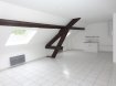 Appartement Location 1 chambre à Uckange - 540 € c.c. APPARTEMENT UCKANGE - 2 pièce(s) - 43 m2. A l'entrée d'Uckange , ancien bâtiment rénové ( 45 route de Thionville), appartement F2 de 43 m² carrez sous comble comprenant une grande pièce à vivre avec cuisine non équipée, une chambres et une salle de bains avec douche, vasque et WC. Chauffage individuel. IMMODM 03 82 57 31 87