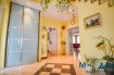 Villa Vente 5 chambres à Hautcharage - 1 345 000 € L'agence immobilière MaraMax s.àr.l vous propose cette spacieuse et lumineuse villa haut de gamme, entourée de verdure et située dans une cité calme et agréable à Bascharage, où il fait bon vivre.
La villa a une surface habitable de +/-256.31m2, une surface totale de +/-311.8m2 et se compose comme suit:
Le rez-de-chaussée accueille les différentes activités de jour:
- spacieux hall d'entrée,
- living/salle à manger avec feu ouvert, accès terrasse et jardin,
- cuisine équipée haut de standing, accès terrasse et jardin,
- bureau lumineux, possibilité d'aménager une chambre à coucher, accès terrasse et jardin,
- chambre à coucher, accès salle de douche,
- salle de douche avec WC, lavabo et ventilation,
- WC séparé.
Chauffage au sol pour toutes les pièces au rez-de-chaussée!
Premier étage:
- mezzanine,
- salle de douche avec WC, lavabo, fenêtre, placard,
- 3 chambres à coucher dont une avec accès terrasse de +/-50m2, salle de bains et dressing,
- salle de bains avec WC, lavabo, bidet, douche, 2 fenêtres.
Sous-sol:
- hall de cave avec 2 débarras,
- salle de jeux avec radiateur et fenêtre,
- buanderie avec fenêtre, accès chaufferie,
- chaufferie (chaudière à gaz Buderus)
A ceci s'ajoute un garage pour deux voitures, porte électrique ainsi qu'un emplacement extérieur.
La maison dispose d'un système d'alarme!
Pour plus d'informations par rapport à cette belle villa, n'hésitez pas à nous contacter.