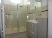 Appartement Vente 2 chambres à Longwy - 115 000 € Hyper centre Longwy-bas, très bien situé (aucune nuisance sonore), appartement neuf en rez-de-chaussée avec garage, copropriété de 4 appartements, syndic bénévole, entrée sur cuisine équipée ouverte sur séjour, 2 chambres dont une avec accès salle de bains, w-c, accès de l'appartement au garage et coin buanderie. Matériaux de qualité ! Isolation complète y compris plafonds en double laine de verre (40 cm), radiateurs électriques à inertie, Toiture Bac acier en Bon état, Aucuns frais à prévoir au niveau de la copropriété.