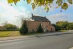 Maison Vente à Marnach - 290 000 € -- FR --
Maison existante à démolir.
Terrain de 4,34 ares.
Possibilité de construire une maison unifamiliale
de /- 180m2.
Plans et autorisations disponibles.
SANS contrat de construction.
A 5 km de la gare de Clervaux, école primaire avec maison relais à Reuler, Lycée de Clervaux.
Centres commerciaux, centre médicale, pharmacie à moins d'1 km.
Pour de plus amples renseignements ou pour une visite, contactez nous: info@immowolz.lu / 352 95 82 59 -1
-- DE --
Bestehendes Haus zum abreißen.
Baugrund von 4,34 ares.
Möglichkeit des Baus eines Einfamilienhauses
von /- 180 m2.
Pläne und Berechtigungen verfügbar.
OHNE Bauvertrag.
5 km vom Bahnhof Clervaux entfernt, Grundschule in Reuler, Lycée de Clervaux.
Einkaufszentren, medizinisches Zentrum, Apotheke innerhalb von 1 km.
Für weitere Informationen oder einen Besuch kontaktieren Sie uns: info@immowolz.lu / 352 95 82 59 -1
Ref agence : 6988