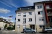 Appartement Vente 3 chambres à Luxembourg-Bonnevoie - 775 000 € Idéal pour investisseur
Appartement de trois chambres à coucher d'une surface utile de 102 m2 divisée en deux logements individuels
(appartement au 4ème étage de 62.70 m2 et studio de 39.54 m2 situé au 5ème étage)
Loyer mensuel: 1500 € 900 €
Composition de l'appartement: 2 ch.à.c, living, cuisine, sdb, cave, emplacement extérieur
Composition du studio: 1 pièce avec cuisine et salle de bains séparés.
Les deux logements forment 1 unité (1numéro cadastral) et ne sont pas vendables séparément !!
Classe énergétique: E/F
Veuillez contacter Romain au numéro 671 282 494
Ref agence :Appartement Bonnevoie