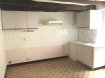 Maison Location 1 chambre à Vaas - 370 € c.c. MAISON DE BOURG. Venez découvrir cette maison d'habitation comprenant :
Au rez-de-chaussée : une entrée, un salon, un espace salle à manger / cuisine aménagée, une salle d'eau avec WC.
A l'étage : une grande chambre et un bureau.
En extérieur : vous pourrez profiter d'une cour commune et d'un garage non attenant et non communiquant.
Chauffage électrique
LIBRE FIN AOUT