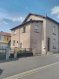 Maison Vente 4 chambres à Mont-Bonvillers - 157 000 € Au calme, découvrez cette grande maison jumelée.
Disposant d'une extension sur 2 niveaux, ce bien offre au rdc une entrée, une cuisine équipée ouverte sur le séjour donnant un accès direct sur une terrasse couverte et sur le jardin.
Au rdc on trouve également une sdb, un wc et une buanderie donnant sur les extérieurs.
A l'étage se trouvent 3 chambres, dont 2 en enfilade et une sde avec douche et wc.
Le comble offre une chambre ainsi qu'une mansarde.
Une cave, un parking pouvant accueillir plusieurs véhicules et 2 garages complètent ce bien situé sur un terrain de 258m2.
DPE en cours.
AGORA BRIEY 03 82 20 25 26
