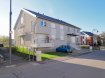 Appartement Vente 3 chambres à Keispelt - 928 000 € Bel appartement à vendre dans une petite résidence au 1er étage
Sis à Keispelt dans une rue très calme avec orientation plein sud
Description de l'appartement :
- Année de construction 2018
- 1er étage avec ascenseur
- 106m2 surface habitable
- Hall d'entrée avec placard
- Salon avec accès au balcon
- Cuisine ouverte avec un spacieux débarras
- 3 chambres à coucher
- Salle de bain
- salle de douche, accès par la chambre
- Balcon de 8,65 m2
- 3e WC
- Grenier
- Garage fermé avec porte électrique, pour 2 voitures au sous-sol
- Buanderie commune
- Jardin commun
L'appartement est disponible pour le quatrième trimestre 2021.
Ref agence : 1213309