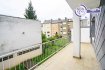 Appartement Location à Esch-sur-Alzette - 1 400 € L'agence immobilière New Keys vous propose a la location ce charmant appartement 1 chambre avec terrasse, situé au rez-de-chaussée d'une résidence bien entretenue.
Surface habitable : 47m2 +/−
Composition :
* Hall d’entrée
* Séjour lumineux
* Cuisine individuelle
* Salle d'eau avec WC
* Chambre
* Débarras
* Terrasse privative
* Cave privative
* Buanderie commune
Equipements :
* Chauffage au gaz
* Double vitrage
* Volets roulants
* Interphone
Loyer et conditions :
* Loyer mensuel : 1400€
* Charges: 350€
* Caution : 2800€ (2 mois de loyer)
* Frais d'agence : 1400€ + TVA, partages 50/50 entre propriétaire et locataire
* CDI obligatoire
Pour plus de renseignements ou pour organiser une visite, contactez-nous au +352 661 434 100 ou par e-mail à l'adresse kdif@newkeys.lu.