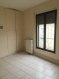 Maison Location 3 chambres à Château-du-Loir - 440 € c.c. MAISON DE VILLE. Maison d'habitation comprenant : Entrée dans cuisine A/E (Hotte, plaques, réfrigérateur), une petite pièce à usage de débarras, salon avec cheminée. À l'étage : arrivez sur un palier avec wc, Trois chambres et une salle de douches. Chauffage gaz de ville. LIBRE DE SUITE, venez visiter ! Pour plus d'informations, contactez le 02.43.46.72.51 ou aml.ventimmo.cdl@orange.fr