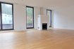 Luxembourg-Mühlenbach, 1, rue de Mühlenbach, dans immeuble de haut standing, proche de la forêt de Bambësch, magnifique penthouse très lumineux, de 131 m2 habitable + 96 m2 de terrasse avec vue à l'arrière sur la forêt. Au dernier étage avec ascenseur, il est composé de : hall d'entrée avec placards, porte sécurisée avec code, grand living avec cheminée au bois, parquet et chauffage au sol, cuisine équipée avec îlot central,( toutes les pièces ont accès à la terrasse), WC indépendant, couloir de nuit, une salle de douche avec branchement pour lave-linge, chambre parentale avec dressing, une salle de bains avec douche, double lavabo, baignoire jacuzzi, WC et bidet, double lavabo, une chambre enfant avec placards intégrés, une cave, un emplacement de parking interne numéro 23 avec prise pour recharge de voiture électrique. Libre le 11 janvier 2027. Loyer de 3.600 euros + 510 euros de charges forfaitaires.  
Contrat de bail de deux ans minimum. Frais d'agence : un mois de loyer + TVA, 50% à charge du locataire, 50% à charge du bailleur  
Contact et visites : Rosalba MAITRE, téléphone : 691 550 189  
email : rosalba@parkagence.lu et Arianna GHITTINO, email : arianna@parkagence.lu