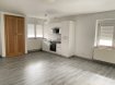 Appartement Location 1 chambre à Rémilly - 630 € c.c. appartement 3 pièces. REMILLY, proximité gare et commodités, au rez-de-chaussée d'un petit immeuble de 4 logements, bel appartement de 58m2. Il comprend une grande pièce de vie de 30m2 avec cuisine ouverte et équipée (Plaque de cuisson, hotte, four et réfrigérateur), une pièce pouvant faire office de bureau, une salle de bains et une belle chambre de 14m2. Le bien dispose également d'un garage privatif pour stationner un véhicule ainsi qu'une partie stockage. Disponible de suite ! LOYER : 610EUR + 20EUR (Eau froide, électricité des communs) AGENCE VENNER IMMOBILIER 03 87 63 60 09