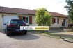 Maison individuelle Vente 3 chambres à Dommary-Baroncourt - 169 000 € Mandat de Vente 2261
Idéalement situé, venez découvrir ce pavillon individuel de plain pied de 102 m² sur 9,31 ares.
Il se compose ainsi :
Entrée avec rangement, cuisine équipée ouverte sur pièce de vie (34 m²) donnant accès sur véranda (21m²), 3 chambres ( 28 m², 10 m² et 12m²), salle d'eau, wc, accès garage 1Vl motorisé, buanderie.
Jardin avant et arrière clos.
Informations techniques :
- Chauffage par poêle à bois + convecteurs électriques
- Double vitrage PVC sur l'ensemble
- Tout à l'égout
Pour plus de renseignements contactez La Centrale Immobilière au 03.82.22.45.44.