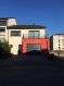 Maison Vente 3 chambres à Thionville-Victor Hugo - 369 000 € Maison récente mitoyenne d'un côté de 101m2 sur un terrain de 3.35 ares comprenant entrée avec placard, WC, cellier, séjour avec cuisine moderne SCHMIDT et accès terrasse. Au 1er 3 chambres dont une avec placard, dressing, salle de bains avec douche italienne, WC.
Très belles prestations
Garage avec porte motorisée.
A l'extérieur terrasse et jardin.
Chauffage gaz par le sol, volets électriques, vidéophone couleur.
Maison RT 2012.
Aucun travaux à prévoir