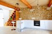 Studio Vente à Bettembourg - 279 000 € Tempocasa Strassen vous propose à la vente, un studio, entièrement rénové, situé dans un quartier calme et agréable, à 10 min à pied de la gare de Bettembourg.
Le studio est situé au deuxième et dernier étage, d’une surface habitable de ± 38,63 m² et un espace supplémentaire en mezzanine de ± 15,66 m².
Pour plus d'informations contactez nous.