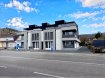 Studio Location 1 chambre à Heisdorf - 1 350 € À louer – Appartement 54 m² avec balcon et parking – Résidence calme
Immo Losch vous propose ce magnifique appartement de 54 m², situé au 2e étage avec ascenseur dans une résidence soignée et bien entretenue. Ce bien allie confort et fonctionnalité, idéal pour une personne seule ou un couple.
Caractéristiques de l’appartement :
Surface habitable : 54 m²
Grand living lumineux
1 chambre à coucher
Cuisine équipée séparée
Salle de douche moderne
WC séparé avec lavabo
Balcon agréable
Cave au sous-sol
Parking intérieur privé
Conditions de location :
Loyer mensuel : 1.350 €
Charges mensuelles : 190 €
Caution : 2 mois de loyer, soit 2.700 €
Frais d’agence : 789,75 € TTC (50 % du loyer + TVA 17 %)
Disponibilité : Libre de suite
Pour plus d’informations ou pour organiser une visite, contactez-nous :
Tél. : +352 26 53 26 11
Email : info@immolosch.lu
----------
Zu vermieten - Wohnung 54 m² mit Balkon und Parkplatz - Ruhige Wohnanlage
Immo Losch bietet Ihnen diese wunderschöne Wohnung von 54 m², die sich im 2. Stock mit Aufzug in einer gepflegten und gut erhaltenen Residenz befindet. Diese Immobilie vereint Komfort und Funktionalität und ist ideal für eine Einzelperson oder ein Paar.
Eigenschaften der Wohnung :
Wohnfläche: 54 m²
Großes, helles Wohnzimmer
1 Schlafzimmer
Separate voll ausgestattete Küche
Modernes Duschbad
Separates WC mit Waschbecken
Gemütlicher Balkon
Keller im Untergeschoss
Privater Innenparkplatz
Mietbedingungen :
Monatliche Miete: 1.350 €.
Monatliche Nebenkosten: 190 €.
Kaution: 2 Monatsmieten, d.h. 2.700 €.
Maklergebühren: 789,75 € inkl. MwSt. (50 % der Miete + 17 % MwSt.)
Verfügbarkeit: Frei ab sofort
Für weitere Informationen oder um einen Besichtigungstermin zu vereinbaren, kontaktieren Sie uns bitte :
Tel.: +352 26 53 26 11
Email: info@immolosch.lu
----------
For rent - Apartment 54 m² with balcony and parking - Quiet residence
Immo Losch offers you this magnificent 54 m² apartment, located on the 2nd floor with elevator in a well-kept residence. This property combines comfort and functionality, ideal for a single person or a couple.
Apartment features :
Living area: 54 m²
Large, bright living room
1 bedroom
Separate fitted kitchen
Modern shower room
Separate toilet with washbasin
Pleasant balcony
Cellar in basement
Private indoor parking
Rental conditions :
Monthly rent: €1,350
Monthly service charges: €190
Deposit: 2 months' rent, i.e. €2,700
Agency fees: € 789.75 incl. VAT (50% of rent + 17% VAT)
Availability: Available immediately
For further information or to arrange a viewing, please contact us :
Tel: +352 26 53 26 11
Email: info@immolosch.lu