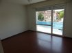 Appartement Vente 1 chambre à Rixheim - 91 500 € Venez découvrir dans le centre ville de RIXHEIM, cet Appartement F2 de 45m² avec son Balcon, situé au 2ème étage et comprenant :
- 1 Entrée avec placard,
- 1 Séjour avec parquet au sol ouvert sur 1 Cuisine équipée et donnant accès au Balcon,
- 1 Chambre avec placard,
- 1 Salle de bains équipée avec WC,
Vous avez également avec cet Appartement une Cave et un Garage en sous-sol.
Le Chauffage est Collectif Gaz.
Appartement loué 5160€ annuel, idéal investisseur.