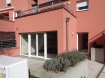 Appartement Location 2 chambres à Redange - 1 050 € Agréable appartement à louer au rdch, situé dans une rue calme.
- hall d'entrée
- beau séjour / salle à manger avec coin cuisine équipée
- salle de bain
- wc séparé
- 2 chambres à coucher
- 1 emplacement intérieur avec cave, connexion lave-linge.
Belle terrasse de 15m², accès par séjour et cuisine.
Parking public à proximité.