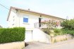 Maison Vente 3 chambres à Boulange - 210 000 € BOULANGE :
Située dans un secteur calme, agréable maison individuelle en plain-pied sur sous sol complet à remettre au gout du jour, composée d'une entrée, un salon-séjour, une cuisine, 3 chambres, salle d'eau.
Au sous-sol, un grand garage, caves.
Le tout sur un terrain de 5 ares.
www.lenoir-immobilier.fr