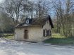 Maison Vente 1 chambre à Dondelange - 550 000 € Maison (76m2) de charme à vendre ? Dondelange (Commune de Kehlen)
Home Project SA vous propose en exclusivité la vente d'une charmante petite maison rénovée en 2011, située dans le paisible village de Dondelange, commune de Kehlen, canton de Capellen.
- Surface habitable : ± 76 m²
- Terrain : 1 are
- Disponibilité : immédiate
La maison se compose comme suit:
Rez-de-chaussée:
- Hall d'entrée
- Salon / Salle à manger
- WC séparé
- Cuisine équipée
A l'étage:
- 1 Chambre à coucher
- Salle de douche
Merci de nous contacter au 26 36 11 12 ou par e-mail au info@home-project.lu pour recevoir plus d'information et prise de rendez-vous pour une visite.
Haus (76m2) mit Charme zum Verkauf - Dondelange (Commune de Kehlen)
Home Project SA bietet Ihnen exklusiv den Verkauf eines charmanten kleinen Hauses, das 2011 renoviert wurde. Es befindet sich im ruhigen Dorf Dondelange, Gemeinde Kehlen, Kanton Capellen.
- Wohnfläche: ± 76 m².
- Grundstück: 1 Are
- Verfügbarkeit: sofort
- Das Haus ist derzeit unter einem Mietvertrag
Das Haus setzt sich wie folgt zusammen
Erdgeschoss:
- Eingangshalle
- Wohn-/Esszimmer
- Separates WC
- Ausgestattete Küche
Obergeschoss:
- 1 Schlafzimmer
- Duschraum
Bitte kontaktieren Sie uns unter 26 36 11 12 oder per E-Mail an info@home-project.lu, um weitere Informationen zu erhalten und einen Besichtigungstermin zu vereinbaren.
Charming house (76m2) for sale - Dondelange (Commune de Kehlen)
Home Project SA offers you the exclusive sale of a charming little house renovated in 2011, located in the peaceful village of Dondelange, commune of Kehlen, canton of Capellen.
- Living area: ± 76 m²
- Land: 1 are
- Availability: immediate
- The house is currently under lease
The house is composed as follows:
First floor:
- Entrance hall
- Living/dining room
- Separate WC
- Fitted kitchen
First floor:
- 1 Bedroom
- Shower room
Please contact us on 26 36 11 12 or by e-mail at info@home-project.lu to receive more information and make an appointment for a visit.