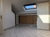 Appartement Location à Thionville - 395 € c.c. THIONVILLE 'F1 de 18 m² et 25 m²au sol, situé quartier St François 5mn du centre-ville, dans un immeuble de caractère au 4ème étage et dernier étage sans ascenseur, proche de toutes les commodités,
offrant une pièce à vivre offrant de nombreux rangement, 1 kitchenette équipée de 2 plaques de cuisson et 1 réfrigérateur,
Sdb offrant baignoire, lavabo et fenêtre, wc séparé et 1 entrée séparée,
parking municipal en face de la copropriété,
Loyer : 360 ' +
Charges : 35 ' (eau, électricité des communs, taxe des ordures ménagères)
DPE E
Honoraires location : 189 ' dont 36 ' d'honoraires d'état des lieux,
Dépôt de garantie : 360 '
Libre
Agora Thionville : 03 82 54 77 77