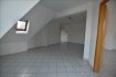 Appartement Location 1 chambre à Haguenau - 545 € c.c. Très grand 2/3 pièces de 62 m² au dernier étage comprenant un grand salon séjour de 21m², une cuisine séparée équipée, une salle de bains aménagée ainsi que d'une très grande chambre de 15 m². Chauffage par plancher chauffant - très bon état et finitions soignées.Parking privé dans une cour fermée.Loyer : 545 euros par mois charges comprises dont 50 euros par mois de provisions sur charges (régularisation annuelle)Dépôt de grantie : 495 eurosHonoraires TTC charge locataire : 520,50 euros TTC dont honoraires état des lieux charge locataire : 75 euros TTC