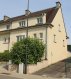 Maison jumelée Location 3 chambres à Luxembourg-Centre ville - 2 750 € Sigelux Real Estate vous propose à la location cette maison jumelée rénovée, 3 chambres, à Luxembourg- Cents
Sa surface habitable est de 175m2.
Elle se situe au 101, rue des Pommiers, L-2343 Luxembourg- Cents et se compose comme suit :
Au rez de chaussée :
- un hall d’entrée
- une garage pour 1 véhicule, avec porte électrique
- buanderie
- une cave avec accès jardin
Au 1er étage :
- un grand living donnant accès sur la terrasse et le jardin
- une cuisine équipée séparée, accès jardin
- une toilette séparée
- une terrasse de 22m2 et un jardin
Au 2éme étage :
- une salle de bain avec WC
- 3 chambres à coucher de 20m2, 18m2 et une plus petite de 9m2
Chauffage au gaz, volets roulants, porte de sécurité, grand jardin.
DISPONIBILITE IMMEDIATE
Loyer : 2750€
Garantie locative : 8250€
Frais d’agence : 1 mois de loyer +17% Tva
Pour plus de renseignement ou pour visiter contactez:
SIGELUX au 46 71 31 ou info@sigelux.lu