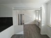 Appartement Location 2 chambres à Thionville - 1 100 € c.c. Appartement F4 situé au 1er et dernier étage d'un petit immeuble calme de 3 lots (2 logements et 1 bureau).
Ce logement lumineux et récemment rénové comprend: une entrée, un dressing/bureau, une cuisine ouverte semi équipée (lave-vaisselle encastré, four, plaque de cuisson induction et hotte), un salon, deux chambres et une salle d'eau avec wc (douche à l'italienne, deux vasques et emplacement pour le lave-linge).
En annexes: un cellier privatif et un emplacement de stationnement
Chauffage individuel électrique.
Situé à moins de 10min en voiture du LINKLING, de l'autoroute et de la gare SNCF.