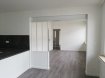 Appartement Location 2 chambres à Thionville - 1 100 € c.c. Appartement F4 situé au 1er et dernier étage d'un petit immeuble calme de 3 lots (2 logements et 1 bureau).
Ce logement lumineux et récemment rénové comprend: une entrée, un dressing/bureau, une cuisine ouverte semi équipée (lave-vaisselle encastré, four, plaque de cuisson induction et hotte), un salon, deux chambres et une salle d'eau avec wc (douche à l'italienne, deux vasques et emplacement pour le lave-linge).
En annexes: un cellier privatif et un emplacement de stationnement
Chauffage individuel électrique.
Situé à moins de 10min en voiture du LINKLING, de l'autoroute et de la gare SNCF.