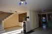 Maison individuelle Vente 5 chambres à Boulaide - 360 000 € Belle propriété, sise à Boulaide, chef-lieu de la commune, à 15 km de Wiltz et proche du Lac de la Haute-Sûre, comprenant:
Maison, 5 chambres à coucher, cuisine,salon, deux salles de bains, une salle de douche,, 4 WC's, grand séjour avec poêle et cuisine ouverte, buanderie, jardin.
Epicerie et coiffeur au village de Boulaide
Ecole fondamentale à Harlange à 6 km
Ref agence :441