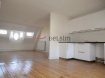 RARE À LA LOCATION – Appartement F4 avec vue sur la Cathédrale de Metz

Situé sur la prestigieuse avenue Foch, à proximité immédiate de la gare de Metz et à quelques minutes du centre-ville, découvrez ce superbe F4 situé au 5ème étage d’un immeuble de caractère.

L’immeuble bénéficie d’un ascenseur desservant le 4ème étage.

L’appartement se compose d’une belle entrée en terrazzo, d’une cuisine aménagée ouverte sur un agréable séjour, de trois chambres ainsi que d’une grande salle de bains avec douche et baignoire. WC séparés.

Le logement dispose également d’un chauffage individuel au gaz et de la climatisation.

Loyer mensuel : 1 000 € hors charges
Provisions sur charges : 125 € / mois (eau froide, entretien de la chaudière, taxe d’enlèvement des ordures ménagères, entretien et électricité des parties communes, ascenseur)

Loyer charges comprises : 1 125 € / mois

Dépôt de garantie : 1 000 €

Disponible à partir du 14 novembre 2026.

En complément : possibilité de louer un garage situé rue Sébastien Leclerc, moyennant 100 € supplémentaires par mois.

Honoraires de rédaction du bail : 666 €
Honoraires d’état des lieux : 334 €
Honoraires totaux : 1 000 €

Les informations sur les risques auxquels ce bien est exposé sont disponibles sur le site Géorisques : www.georisques.gouv.fr

BELSIM IMMOBILIER
03 87 16 44 44