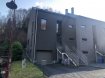Maison jumelée Vente 3 chambres à Ernzen - 949 000 € Très belle maison jumelée à Ernzen.
Ce bien d'environ 270 m2 dont 160 m2 habitable est situé dans un environnement calme et près de l'arrêt de bus.
Le rez-de-chaussée se compose d'un Hall d'entrée, d'un bureau, d'un WC visiteur, d'un grand salon d'une cuisine équipée, et d'une salle à manger avec accès sur la terrasse.
Le premier étage se compose de 3 chambres à coucher, d'une salle de bain, douche et d'un dressing.
Le deuxième étage d'environs 50 m2 peut être aménagé.
Le sous-sol se compose d'un garage pour deux voitures d'une cave et d'une buanderie.
N'hésitez pas à regarder notre visite virtuelle