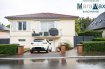 Maison Vente 2 chambres à Schouweiler - 850 000 € L'agence immobilière MaraMax s.àr.l vous propose ce joli bungalow situé dans un endroit très calme à Schouweiler sur un terrain de +/- 4a90ca.
Le bungalow à une surface total de +/- 145m2 et se compose comme suit:
Rez-de-chaussée :
- belle entrée avec grand dressing,
- séjour avec accès au balcon, équipé d'une marquise électrique,
-cuisine entièrement équipée,
- salle de bain entièrement rénovée, avec douche et WC, fenêtres,
- 2 chambres à coucher.
Sous-sol :
- Possibilité d'aménager une 3ème chambre à coucher avec une pièce séparée avec douche et WC,
- garage pour 2 voitures,
- buanderie avec débarras,
-parking extérieur.
A ceci s'ajoute une grande maison de jardin, équipée de raccordements électriques, lavabo, chauffage électrique et des raccordements sanitaires.
Pour plus d'informations par rapport à ce joli bungalow, n'hésitez pas à nous contacter.