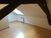 Appartement Location 2 chambres à Château-du-Loir - 355 € c.c. APPARTEMENT CENTRE VILLE. Appartement très lumineux de 50m2 comprenant : Une entrée avec placard et possibilité de mettre une machine à laver, un couloir desservant WC et salle d'eau ainsi qu'une première chambre. Continuez sur un vaste séjour avec coin cuisine équipée (réfrigérateur, plaques de cuisson), ainsi que la deuxième chambre. Chauffage électrique. LIBRE DE SUITE, venez visiter ! Pour plus d'informations, contactez le 02.43.46.72.51 ou aml.ventimmo.cdl@orange.fr