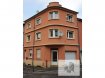 Maison Vente 3 chambres à Differdange - 697 000 € Maison de coin avec une surface habitable d’environ 150 m2, érigée sur un terrain de 0,55 ares avec garage, composée comme suit :
Rez-de-chaussée : Hall d’entrée, WC hôtes, bureau/chambre, garage pour 1 voiture, accès vers les caves
1ier étage : Hall de jour, salon/salle à manger, cuisine équipée
2ième étage : Hall de nuit, 2 chambres, salle de bain, accès grenier par une trappe
3ième étage : grenier aménageable
Sous-sol : Buanderie/chaufferie et cave.
La maison se situe à quelques pas du centre-ville et des commerces dans une rue calme.
Bonne connexion au réseau des transports en public. Accès facile au distributeur d‘autoroute.
Pour tous renseignements supplémentaires ou pour convenir un rendez-vous pour une visite, veuillez nous contacter par téléphone au (+352) 691 400 705 et (+352) 691 400 706 ou par mail : info@17b.lu