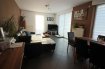 Appartement Vente 2 chambres à Roder - 310 000 € Appartement de 78,11 m2 au rez de chaussée
hall d'entrée
WC séparé
vestiaire
2 chambres à coucher (9,96 m2 + 15,49 m2)
salle de bains de 6,26 m2 (douche, WC, lavabo, coin buanderie)
living de 24,84 m2
cuisine équipée de 9,31 m2
cave
grand garage pour 2 voitures
1 emplacement extérieur