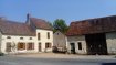 Ferme Vente à Courdemanche - 75 600 € Ancien moulin à restaurer avec dépendances. Courdemanche, centre bourg, ancien moulin à restaurer offrant une maison d'habitation de trois pièces avec grenier aménageable au-dessus, écurie, remise, étable, un hangar, une cour, une grange ouvrant sur la rue, cour, jardin pré , terrain de 7051 m2. Non attenant, une parcelle de pré d'une contenance de un ha 48 a.