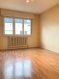Appartement Vente 2 chambres à Thionville - 127 500 € THIONVILLE Centre - Appartement 3 pièces 70 m². Très bonne situation géographique, au centre de THIONVILLE et proche gare, Appartement au 1er étage avec ascenseur, d'une superficie de 70 m², composé d'une entrée, un salon avec accès balcon, une cuisine, 2 chambres dont une avec placard et accès balcon, une salle de bain, et un w.c.Annexe: une cave Travaux à prévoirPrix frais d'agence inclus charge vendeur: 127 500€