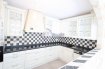 Appartement Vente 3 chambres à Strassen - 629 000 € SOUS COMPROMISA visiter absolument!Disponibilité immédiate!New keys vous propose en exclusivité à la vente un lumineux appartement de +- 80m2 entièrement rénové, situé au rez-de chaussée d'une résidence bien entretenue.L'appartement à la fois fonctionnel et lumineux se présente de la manière suivante:Hall d'entrée Cuisine équipée ouverte donnant sur un chaleureux living de +- 27m2.Salon/ salle à manger avec accès terrasse privative de +-24m2 et jardin en commun.3 chambres de +-11,75m2, 10,49m2, 9,35Salle de douche avec double vasque et Wc Wc séparée avec vasquePour compléter ce bien, vous disposez d'une cave. En commun, vous profitez d'une buanderie et d'un agréable jardin.Proche de toutes les commodités (supermarchés, crèches, parcs, ...), la résidence profite d'un environnement calme et bien desservi à seulement 10 min de Kirchberg et du centre ville (arrêt de bus devant la résidence, accès rapide aux axes autoroutiers).N'hésitez pas à nous contacter au +352 691 883 660 ou par mail lkaridou@newkeys.lu pour plus d'informations ou une éventuelle visite.Ref agence :5003301