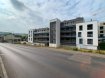 Penthouse Vente 2 chambres à Ettelbruck - 877 000 € -- FR --
Home Project vous propose un superbe Penthouse d'une surface habitable de 92,20 m2 à Ettelbruck avec une terrasse de 100,27 m2. Il se trouve dans une résidence construite en 2016 à basse énergie BB.
Disponible pour début octobre 2020
Il se compose comme suit :
- hall d'entrée avec coin vestiaire
- WC séparé
- 2 chambres à coucher (les deux avec accès à la terrasse)
- une salle de douche
- living avec cuisine équipée ouverte et un débarras
- grande terrasse avec branchement eau
- 1 emplacement extérieur
- 1 emplacement intérieur
- 1 cave et buanderie commune
-- EN --
Home Project offers you a superb Penthouse with a living area of ??92.20 m2 in Ettelbruck with a terrace of 100.27 m2. It is located in a residence built in 2016 with low energy BB.
Availabe for beginning of October
It is composed as follows:
- entrance hall with cloakroom area
- separate WC
- 2 bedrooms (both with access to the terrace)
- a shower room
- living with open fitted kitchen and storage room
- large terrace with water connection
- 1 outdoor parkinh
- 1 indoor parking
- 1 cellar and common laundry room
-- DE --
Home Project bietet Ihnen ein hervorragendes Penthouse mit einer Wohnfläche von 92,20 m2 in Ettelbrück mit einer Terrasse von 100,27 m2. Es befindet sich in einer 2016 erbauten Residenz, energiesparendend BB.
Verfügbar ab Anfang Oktober
Es setzt sich wie folgt zusammen:
- Eingangshalle mit Garderobe
- separates WC
- 2 Schlafzimmer (beide mit Zugang zur Terrasse)
- ein Duschraum
- Wohnzimmer mit offener Einbauküche und Abstellraum
- große Terrasse mit Wasseranschluss
- 1 Außenparkplatz
- 1 Innenparkplatz
- 1 Keller und gemeinsame Waschküche
Ref agence :1338