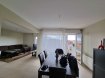 Appartement Location 1 chambre à Thionville - 810 € c.c. Appartement F3, situé au 3ème étage d'un immeuble calme de 4 étages avec ascenseur, comprenant: une entrée avec un placard intégré, une cuisine (hotte, plaque de cuisson et four) avec un débarras attenant, une grande chambre, un agréable salon/séjour avec un balcon attenant, un wc séparé et une salle de bain (baignoire avec pare-baignoire et emplacement pour le lave-linge)
En annexes: un garage privatif et une cave privative
Chauffage électrique individuel
Détail des charges : nettoyage des communs, électricité des communs, TEOM, provision sur eau froide et charges ascenseur
Facilité de stationnement devant la résidence
Situé à proximité de l'Institut Notre Dame de la Providence, à 10 minutes à pied du centre-ville et moins de 10 minutes en voiture de la gare SNCF.