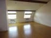 Appartement Vente 2 chambres à Pont-à-Mousson - 53 900 € Hyper centre, à quelques pas de la gare. Appartement de type F3 en dernier étage sous combles. Très belle vue sur la Place Thiers et l'avenue Patton.
Grande cave en S/Sol.