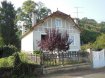 Maison Vente 3 chambres à La Chartre-sur-le-Loir - 108 000 € . Une maison se décomposant au Rez de chaussée : entrée, séjour-salon- salle à manger, chambre, salle de bains avec WC, cuisine aménagée ouvrant sur le jardin. A l'étage : 2 chambres sous combles et grenier. Sous-sol complet : garage, buanderie, chaufferie, réserve. Jardin avec accès aménagé pour une voiture. Deux casiers dans grande cave en roc-L'ensemble sur 855 m2.