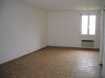 Appartement Location à Pont-à-Mousson - 635 € Appartement Pont A Mousson 110 m2. PONT A MOUSSON - Rue Raugraff T5 Appartement de type T5 comprenant: une entrée, une cuisine, une salle de séjour, un salon, 3 chambres, une salle de bains, WC séparés, un dégagement avec placards et un débarras.Chauffage électrique. Local à vélo.Charges: électricité des communs et taxe ordures ménagères.