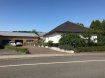 Maison Vente 4 chambres à Crauthem - 1 400 000 € Belle maison type bungalow, érigée sur un une parcelle de terrain plane d'une contenance de 10ares et disposée comme suit:
Hall d’accueil,wc séparé, cuisine équipée ouverte sur un spacieux living (toutes ces surfaces sont équipées de chauffage au sol) avec accès à la terrasse et au jardin situés à l’arrière et orientés Sud avec vue dégagée.
Espace nuit composé de 4 chambres à coucher, dont 1 avec dressing et salle de bains. Une deuxième salle de douche vient compléter cet espace.
Grand grenier de rangement et stockage avec charpente isolée et poutres apparentes.
Garages pour 2 voitures et 4/5 emplacements extérieurs.
Cave, buanderie et chaufferie.
A noter que le certificat énergétique a été établi avant les travaux de rénovations en 2010.